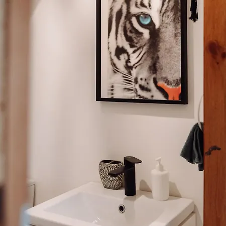 Dom Na Zaciszu * ハジコビ